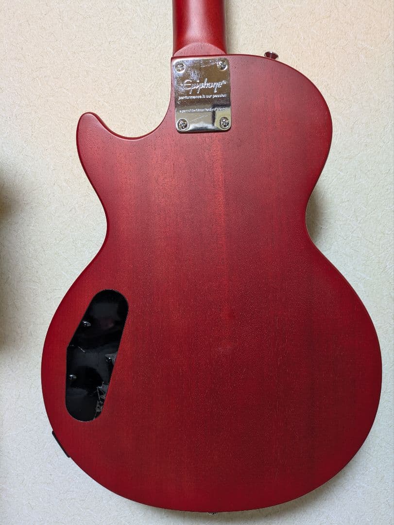 Epiphone レスポール サンバースト 新品未使用ソフトケース付き！