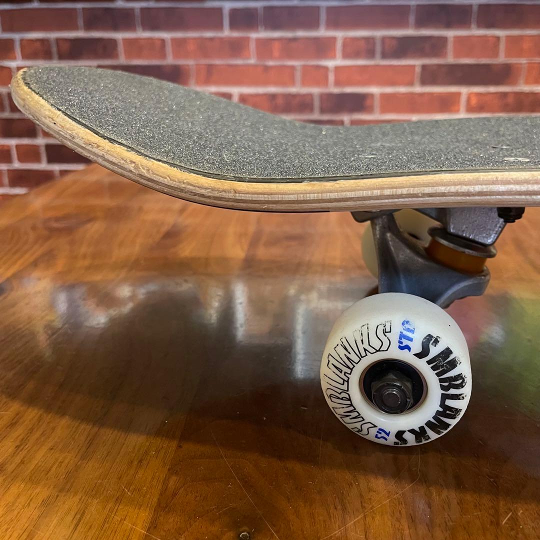 クリーチャー　スケボー　スケートボード　コンプリート　インディペンデント