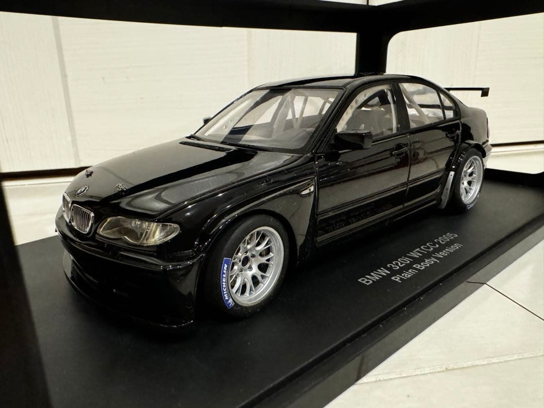  320i WTCC 2005 plain ミニカー Autoart