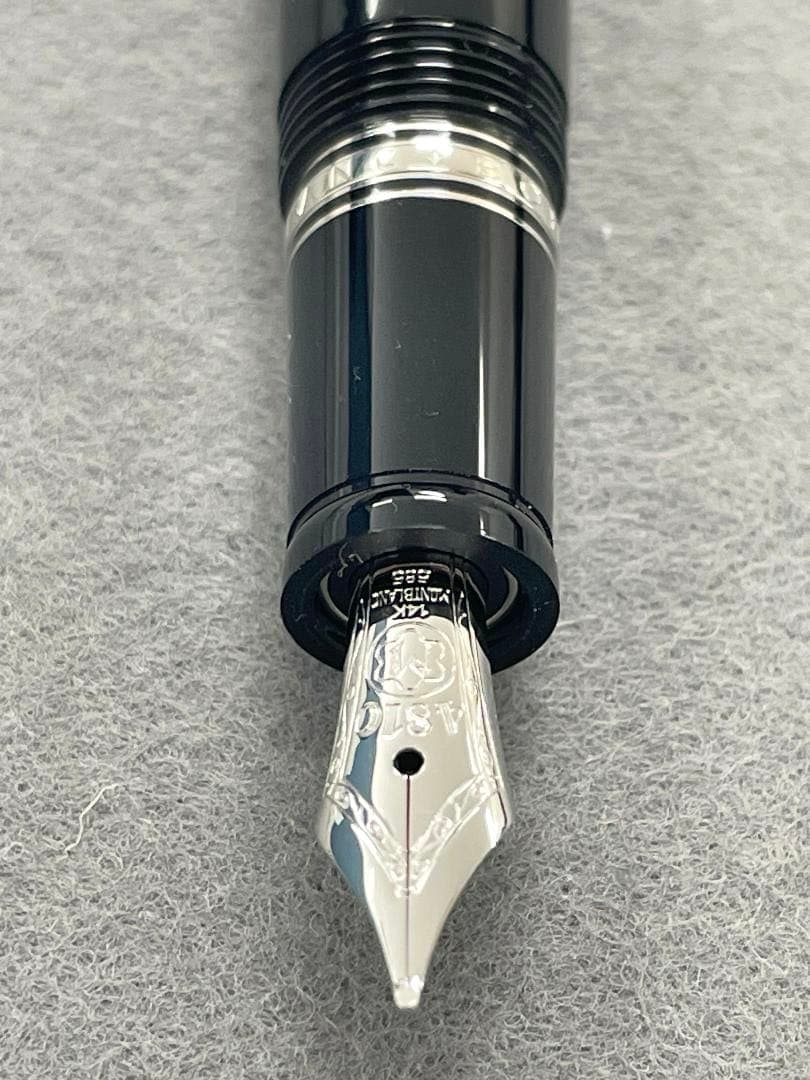 【未使用】MONTBLANCモンブラン 万年筆 ボエム M ノワール　オニキス