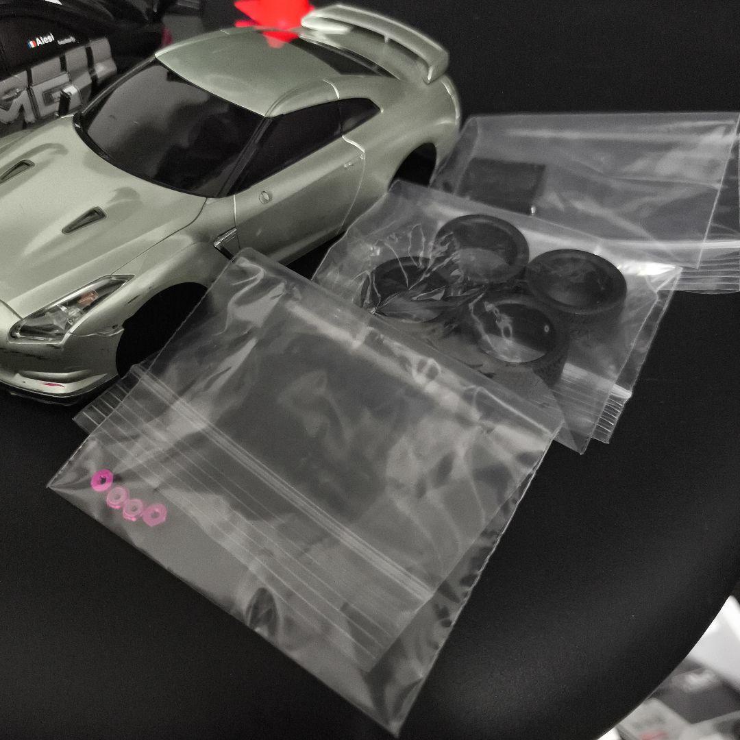 早いもの勝ち！ミニッツ　RWD　MR03　GTR　ベンツ　AMG