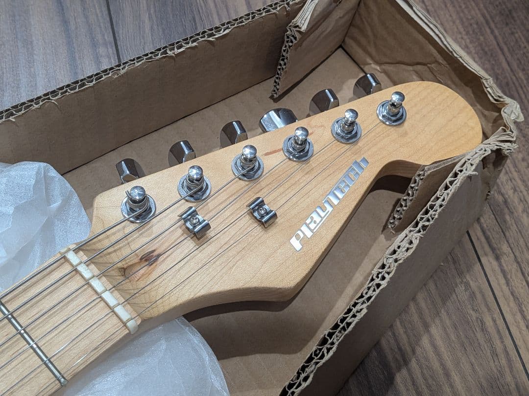 PLAYTECH ST025 570mmスケール ミニギター