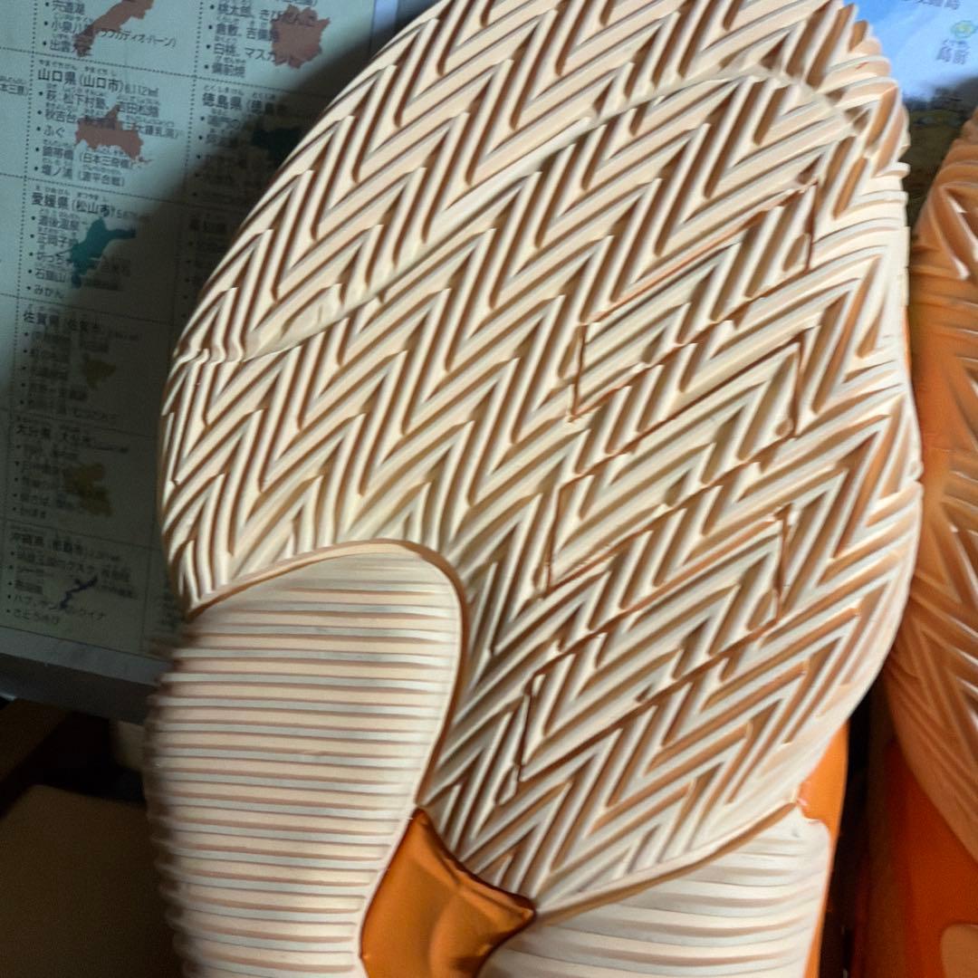 バスケットボールシューズ アディダス　adidas トレイヤング1