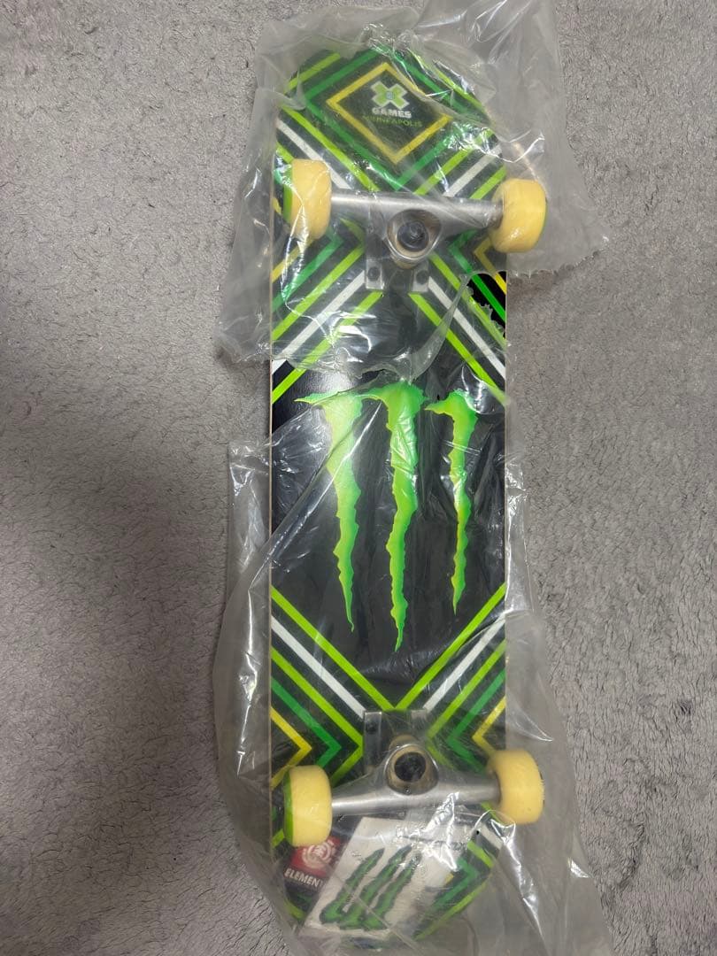 Monster Energy スケートボード デッキ 希少 コレクター向け