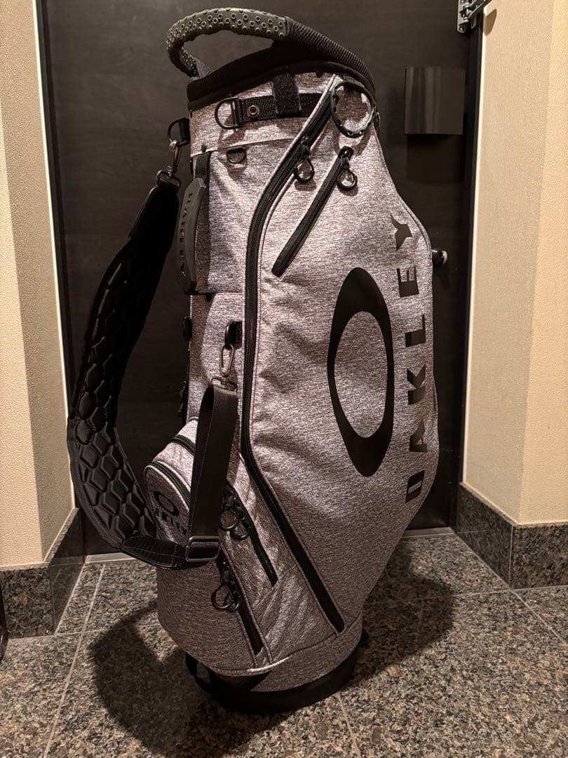 お*魚様 オークリー　スタンド式キャディバッグ 9.5型2.6kg