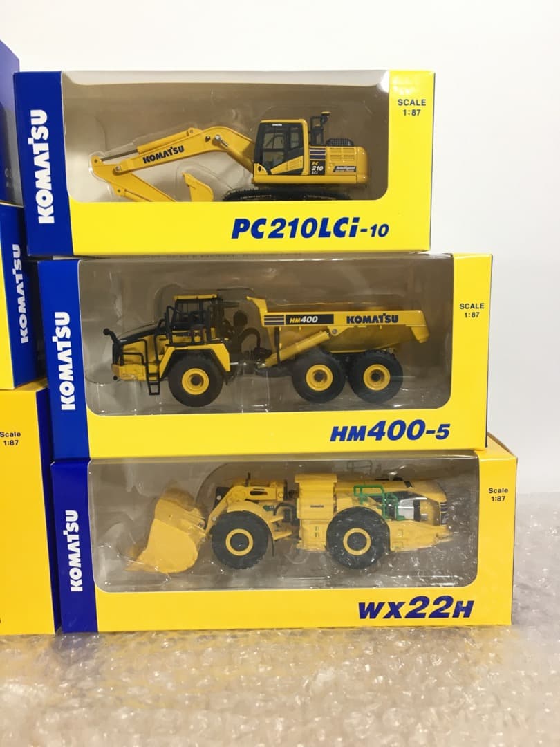 ○未使用9個！ KOMATSU コマツ ミニチュア ミニカー 工事現場 非売品