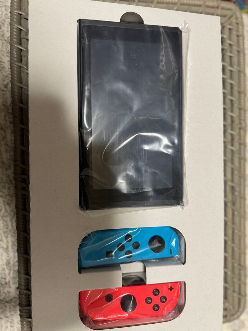 Nintendo Switch ネオンブルー　ネオンレッド
