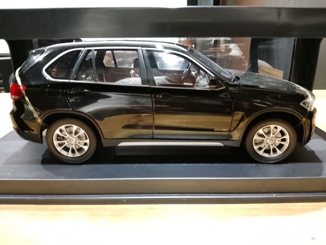 1/18  X5 サファイアブラック　ディーラー正規品　ミニカー