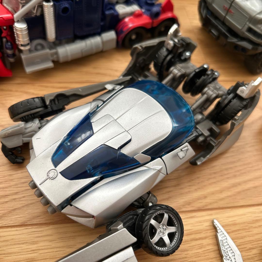 トランスフォーマー　バンブルビー　アイアンハイド　タカラトミー　ハッピーセット