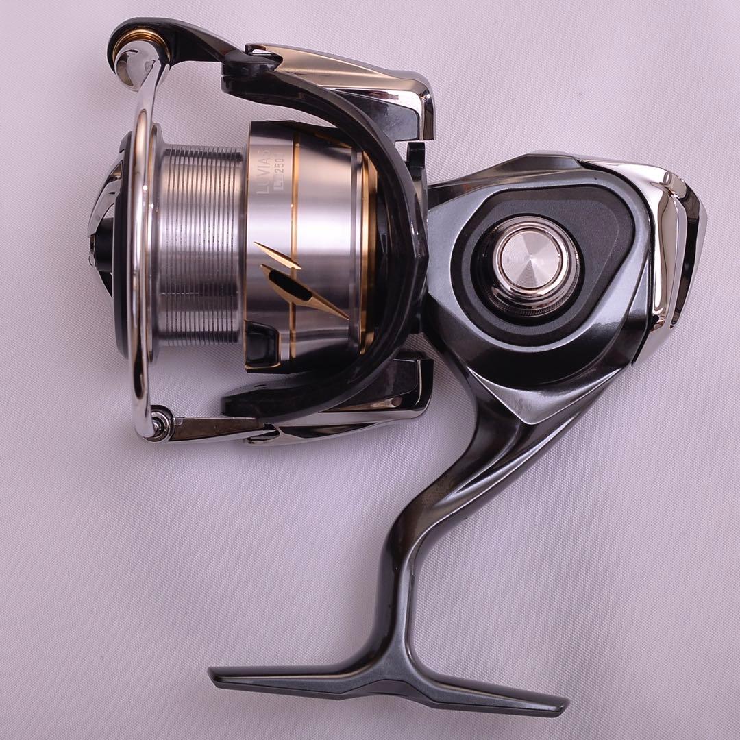 ダイワ ルビアス LT2500-XH スピニングリール