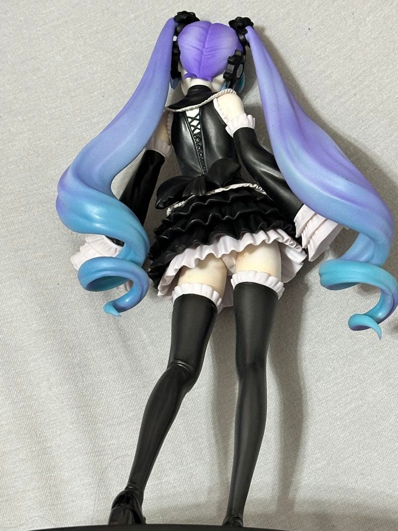 初音ミク 黒ドレスフィギュア