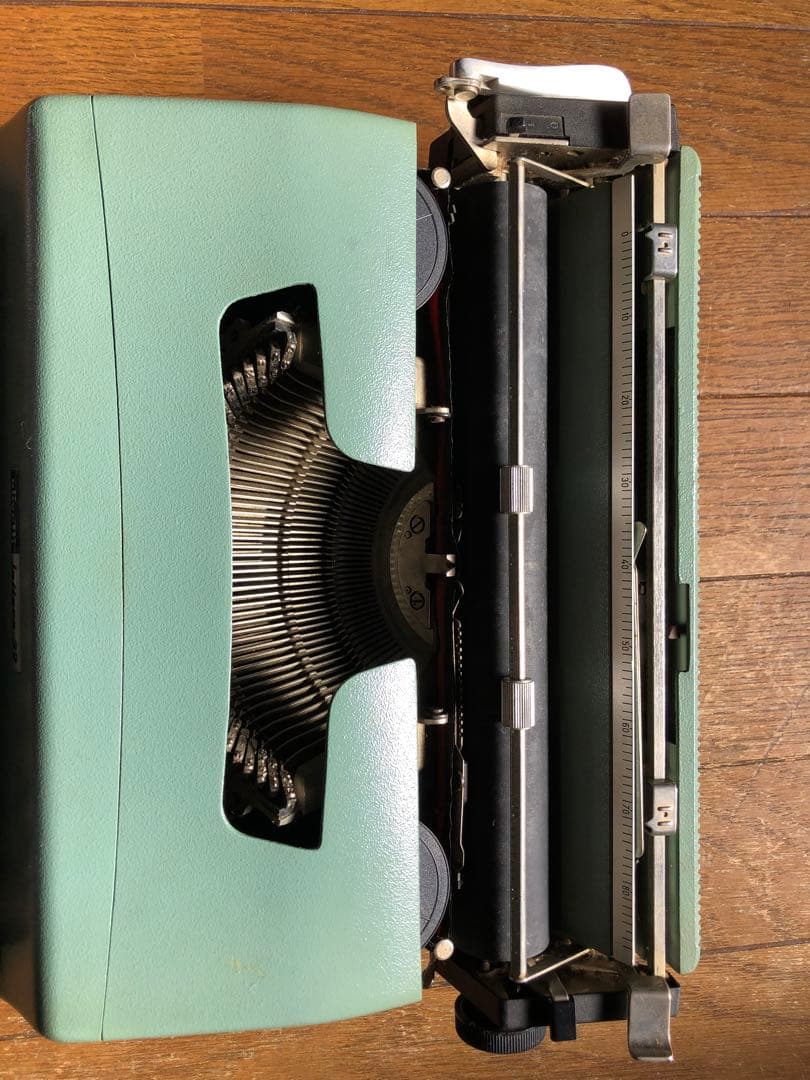 オリベッティタイプライター　昭和レトロ
