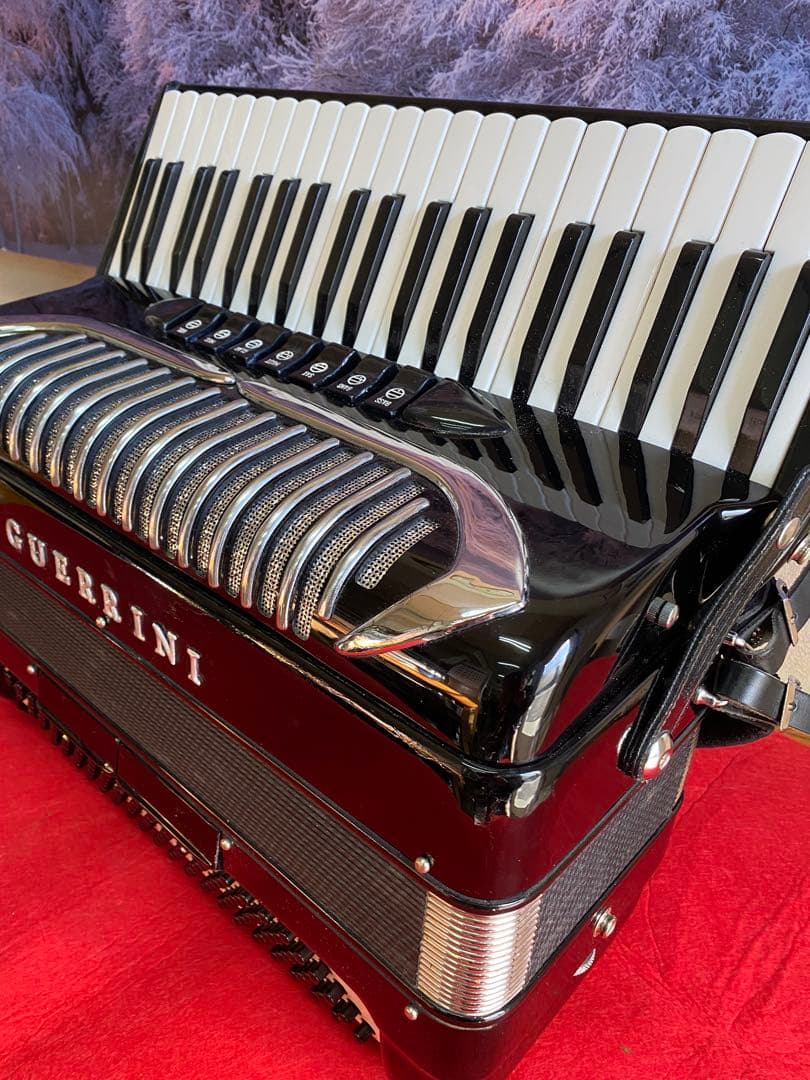 GHERRNI 41鍵軽量9.5k赤蛇腹即演奏可同じ型でも黒スイッチ優れたリ-ド