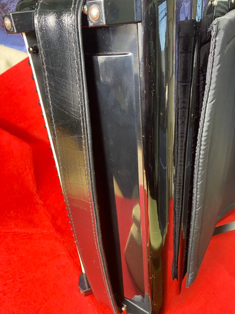 GHERRNI 41鍵軽量9.5k赤蛇腹即演奏可同じ型でも黒スイッチ優れたリ-ド