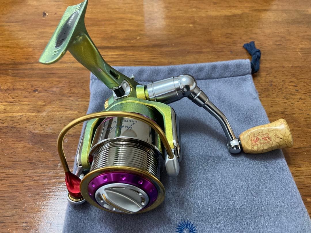 DAIWA スピニングリール メガバスTD-ito 2506C 限定生産品