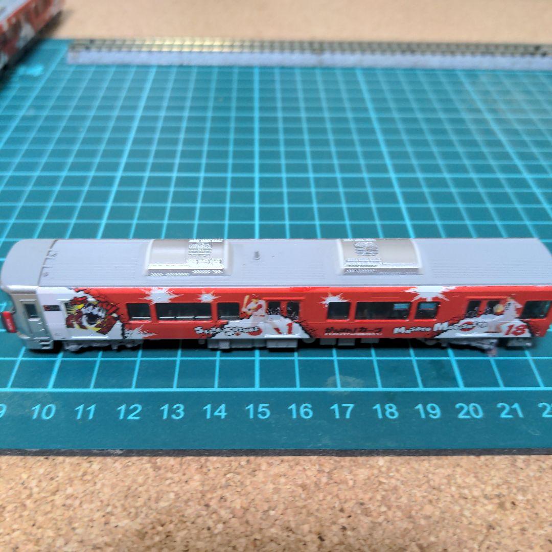 カープ応援仕様列車2両