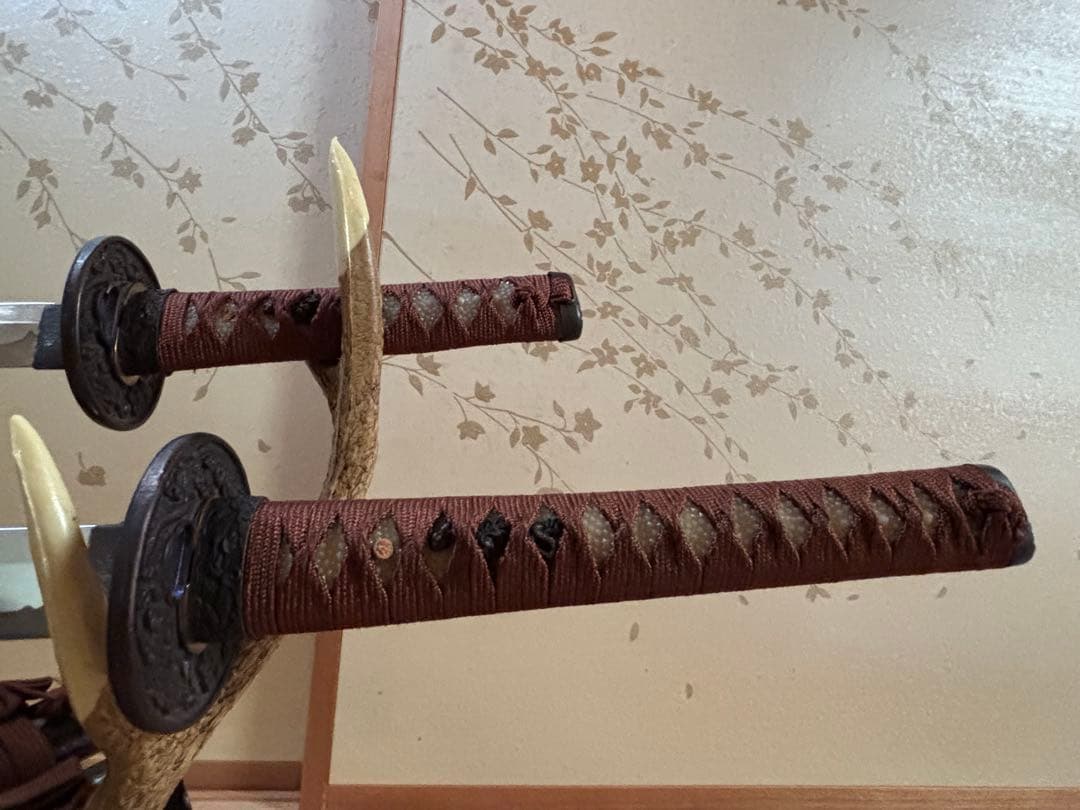 日本刀（模造刀）2本セット　刀置き付きJapanese sword,