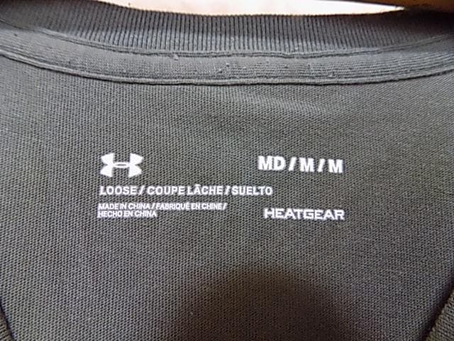 77887　アンダーアーマー　Tシャツ　カーキ　Ｍ