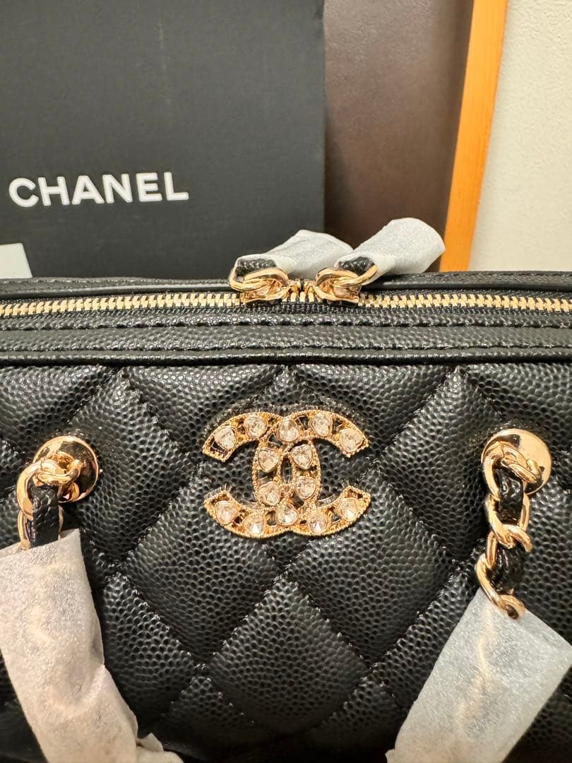 CHANEL チェーンショルダーバック　2WAY キャビアスキン
