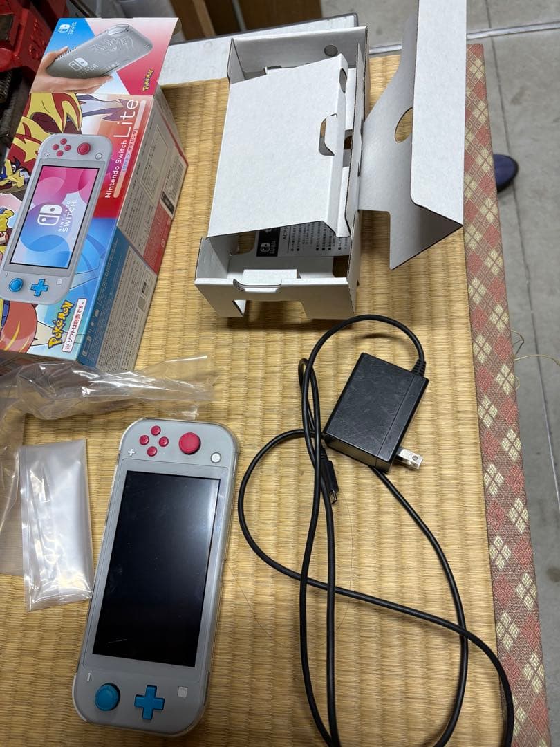 あ*す様 N intendo Switch Lite ザシアン　ザマゼンタ　中古