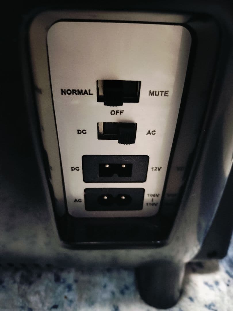 爬虫類インキュベーター AC110V/DC12V 5～60°C調節