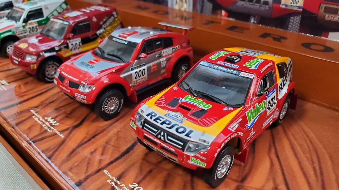 三菱パジェロ ダカールラリー優勝車 ミニカー6台セット