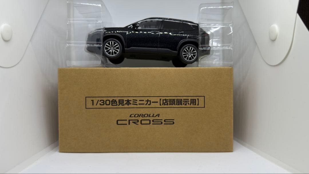 ☆非売品☆ トヨタ ディーラー カラーサンプル ミニカー カローラ クロス