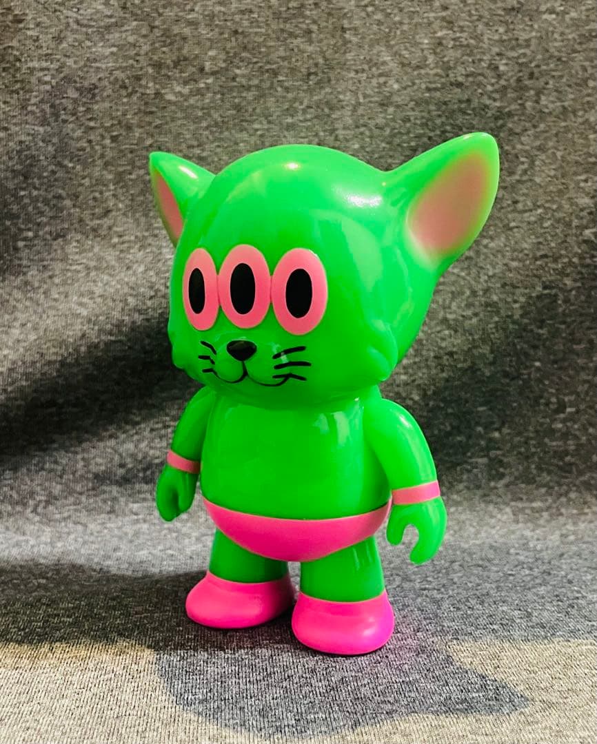 One up アートジャンキー　カームキャットレスラー　ソフビ