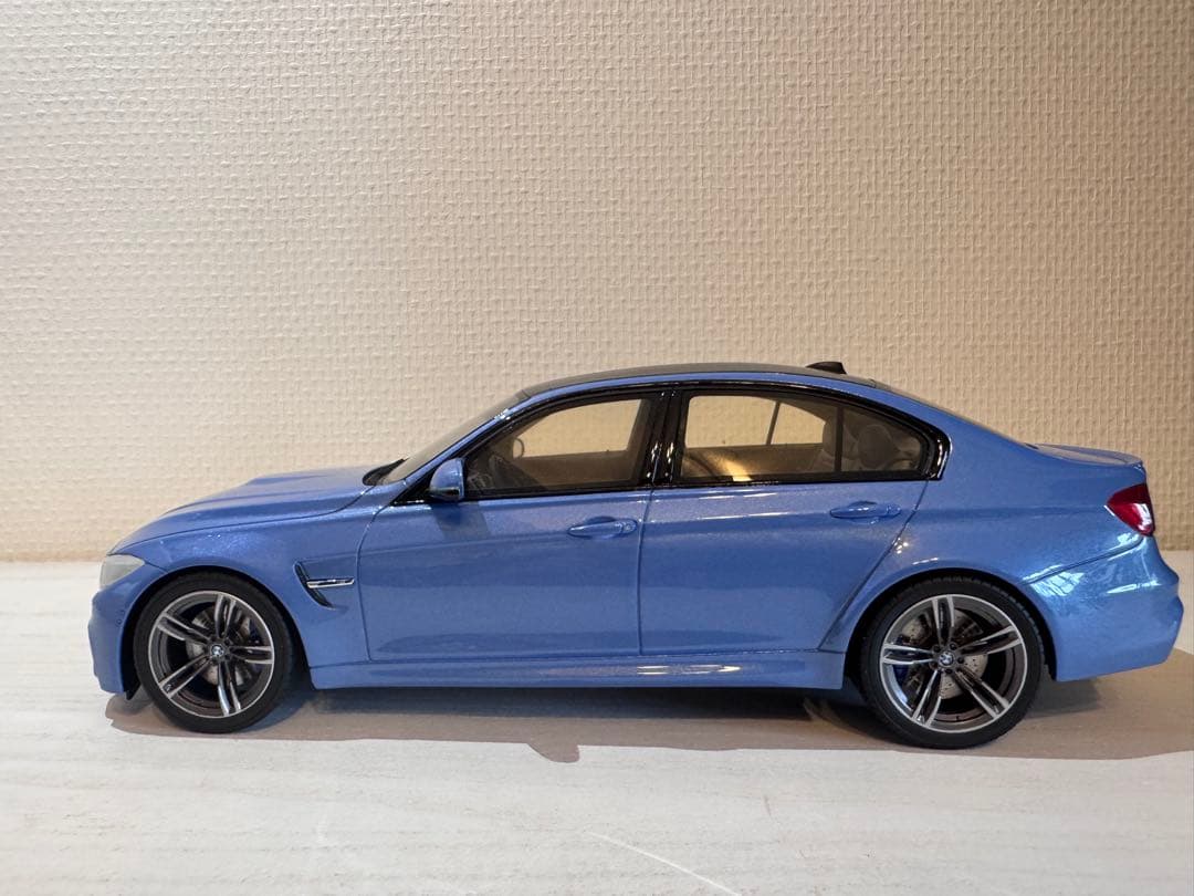  M3（F80）ミニカー 1/18 青
