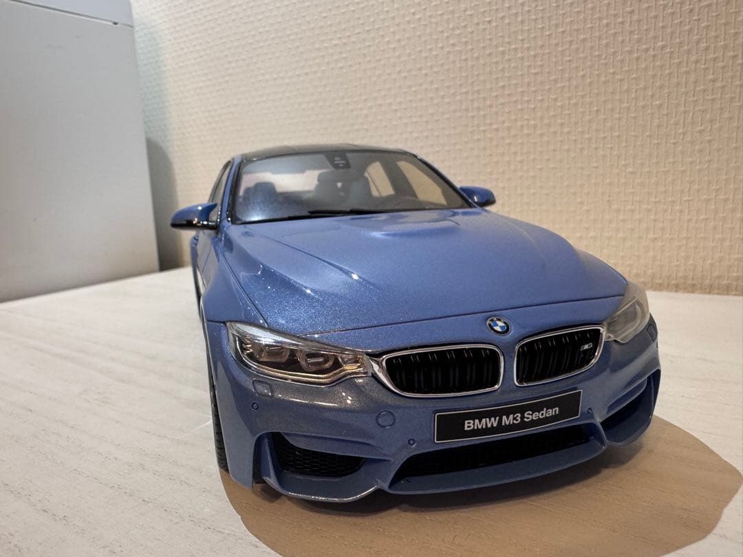  M3（F80）ミニカー 1/18 青