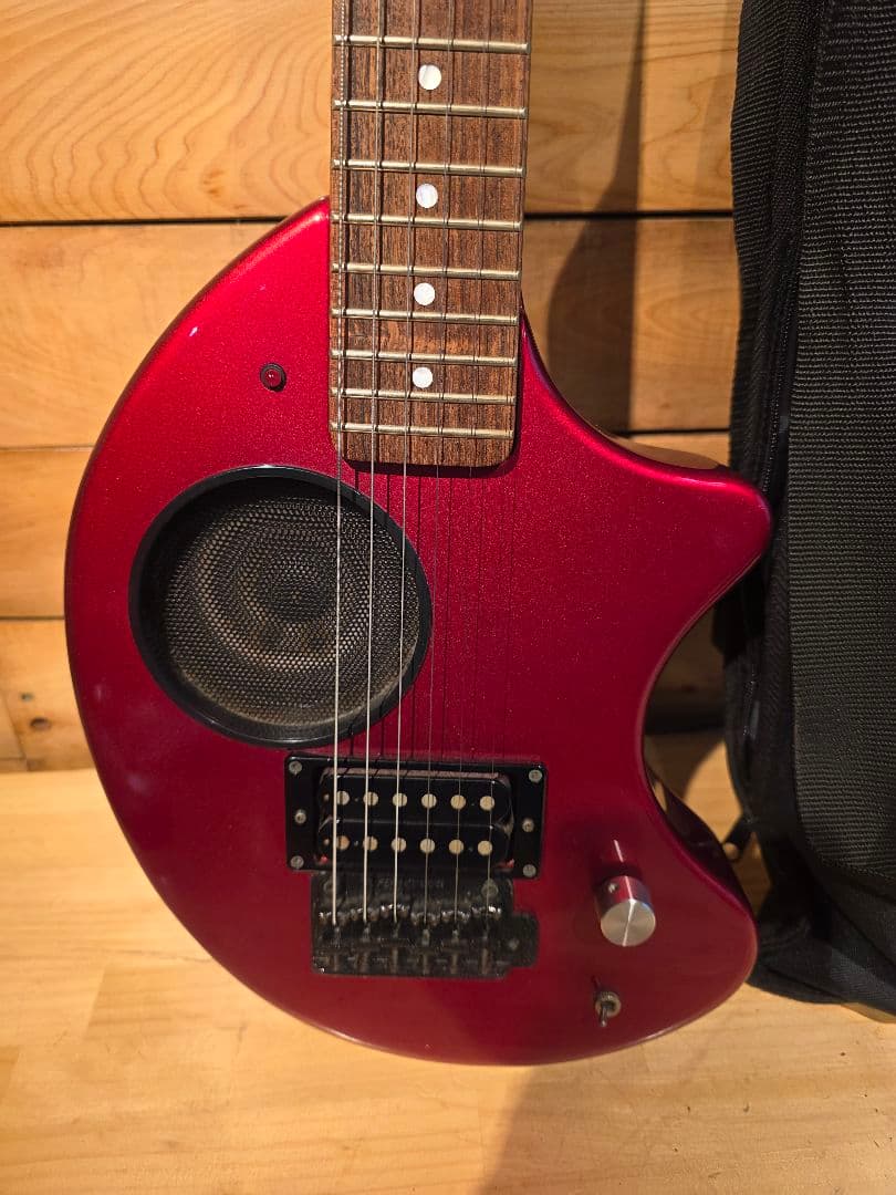 ZO-3 MR アンプ内蔵ミニギター 専用ケース付