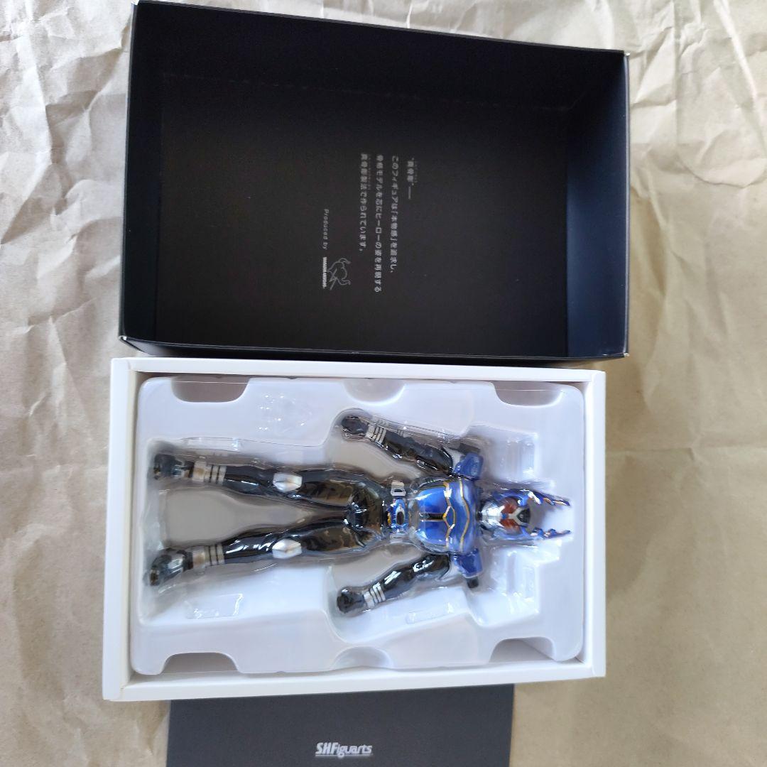 S.H.Figuarts 仮面ライダー真骨彫　カブト　ガタック　2体セット