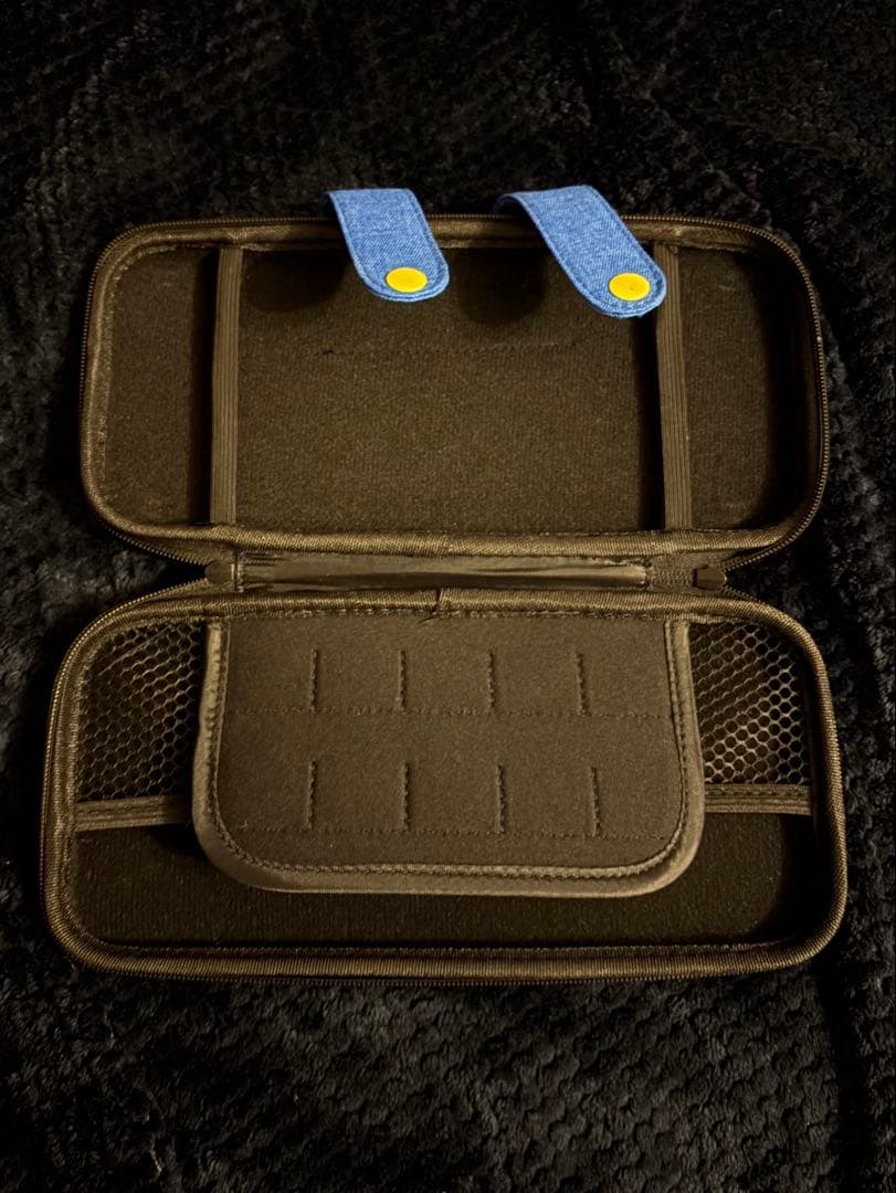 Nintendo Switch 本体とジョイコンセット★収納ケース付き