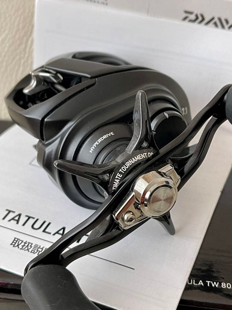 【廃盤品新品】ダイワ 22タトゥーラTW80HL 漆黒180g軽量 ザイオン