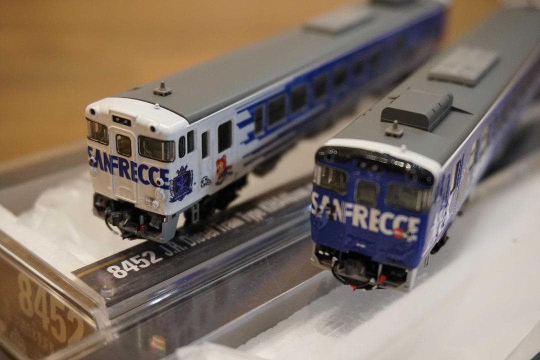 キハ40　サンフレッチェ応援ラッピング仕様　 白色室内灯組込 Ｍ+T車
