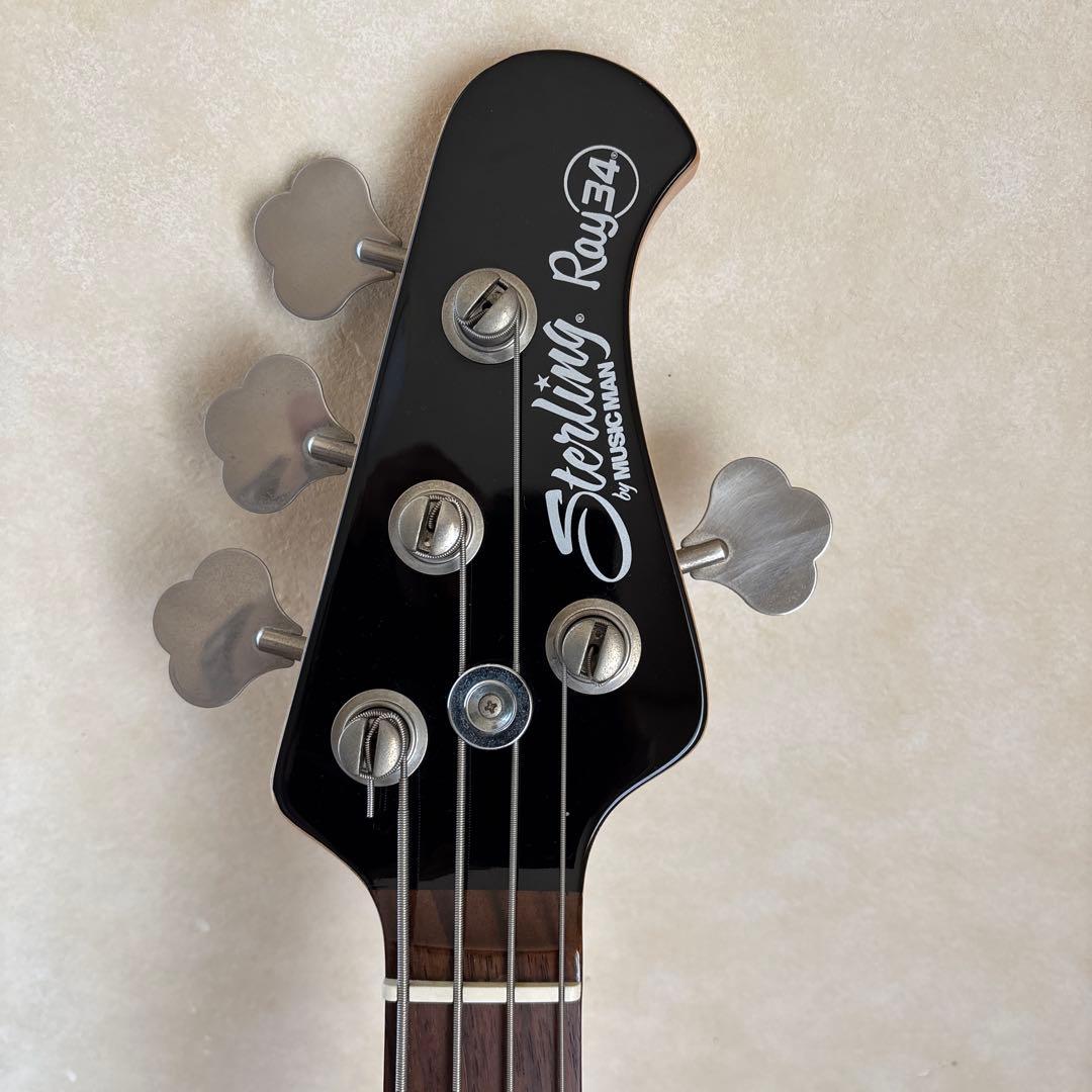 エレキベース ブラック　Sterling Ray34