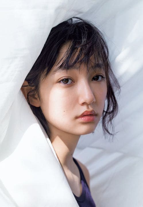 直筆サイン入り 1st 小宮山莉渚 写真集『少女果実』｜サイン本