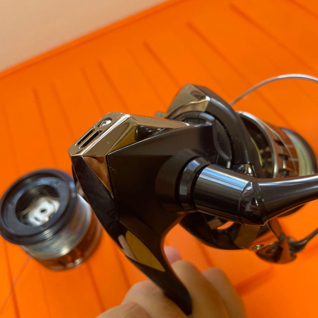 STRADIC SW4000XG スピニングリール