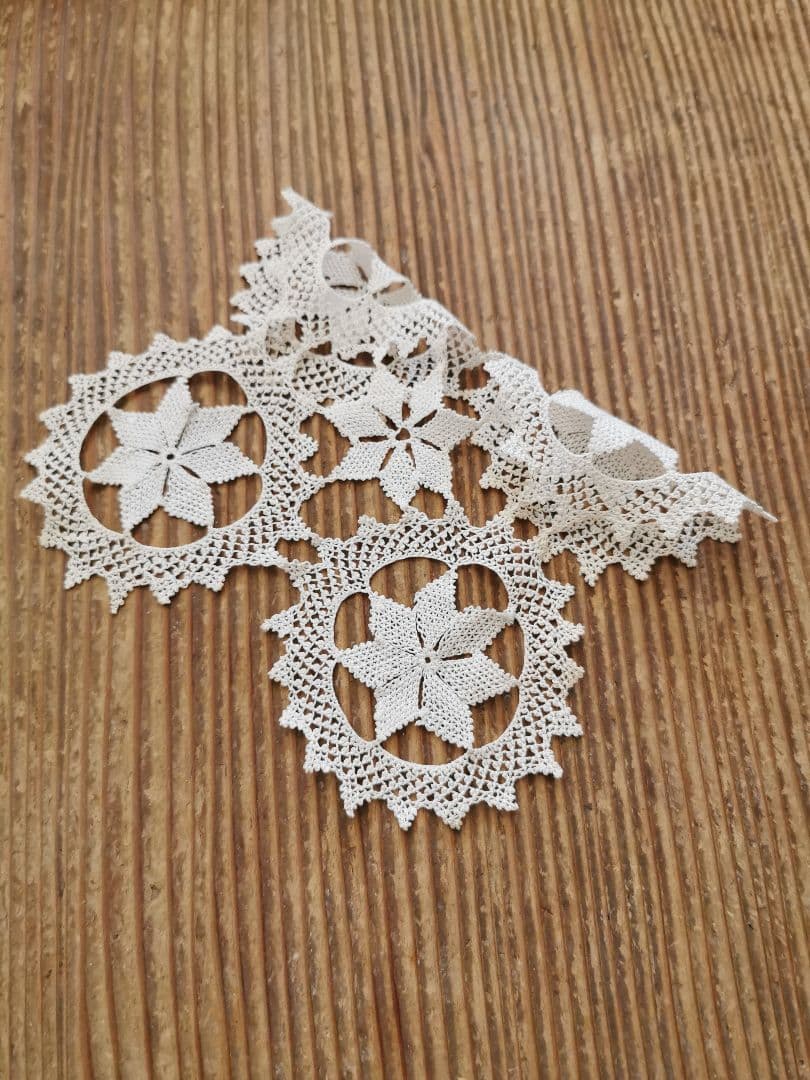 アンティーク アルメニアンレース 5ピース繋ぎのドイリー 雪型 花型 クロス型✜