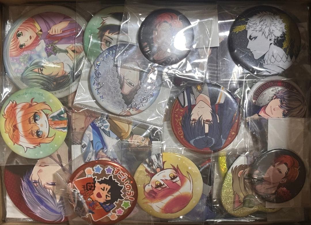アニメグッズ　ノンジャンル　缶バッジ　まとめ売り　大量　60サイズ
