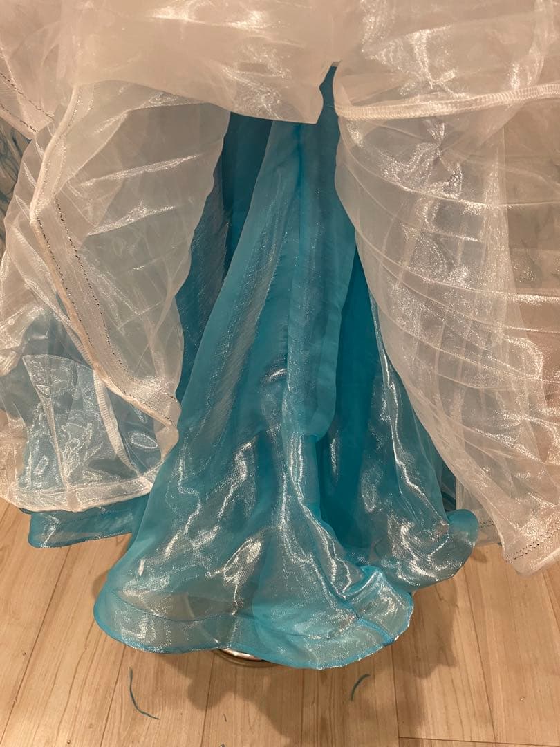 社交ダンス用ドレス 青と白のグラデーション