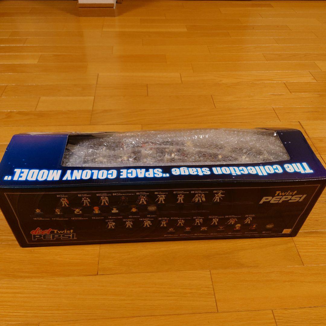 【美品】GUNDAM 25周年記念ボトルキャップ　コレクションステージ付き