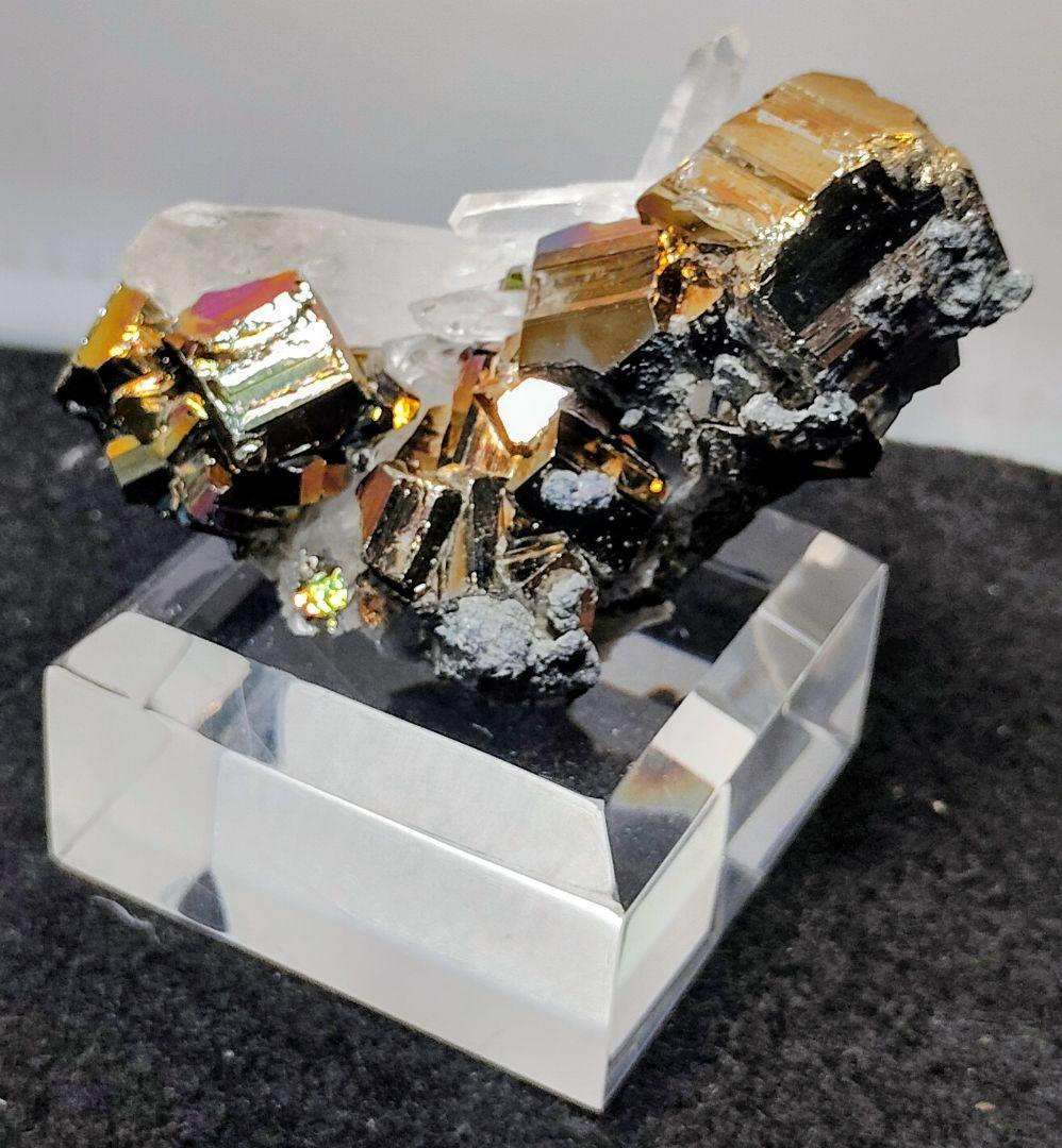 皇*ン様 【126g】カラーパイライト 水晶クラスター 共生 台座付 インドネシ