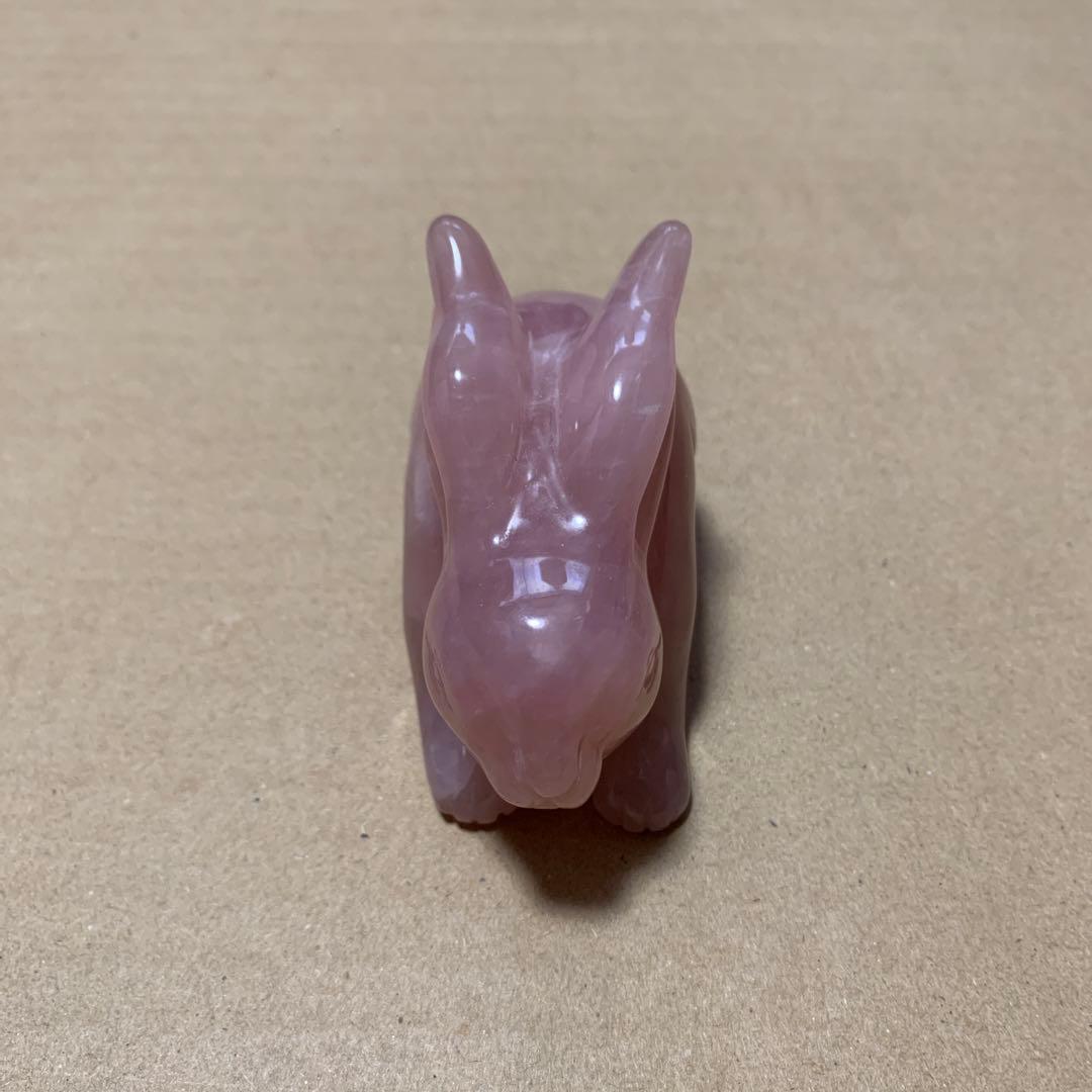 希少　ローズクォーツ　うさぎ　彫刻　置き物　恋愛