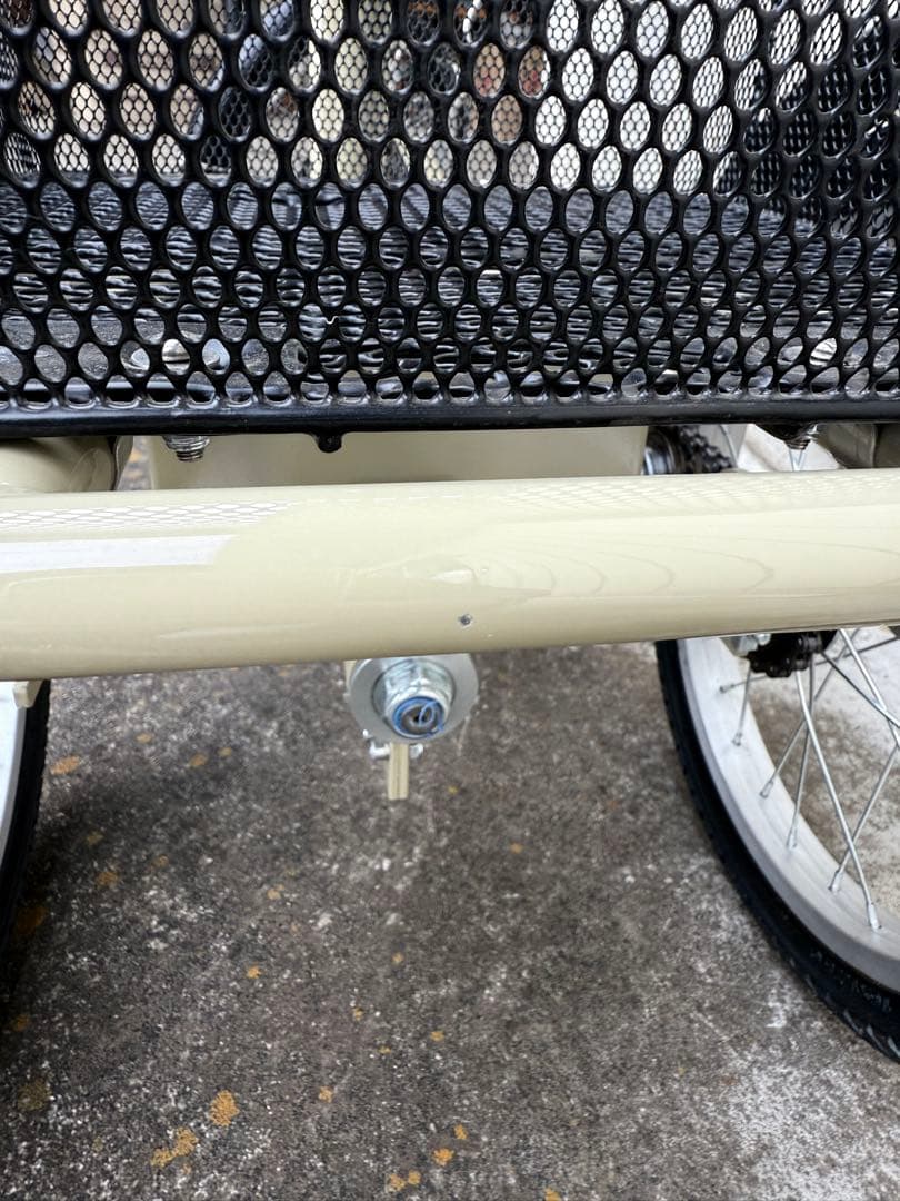 ベージュ 三輪車 前後バスケット付き