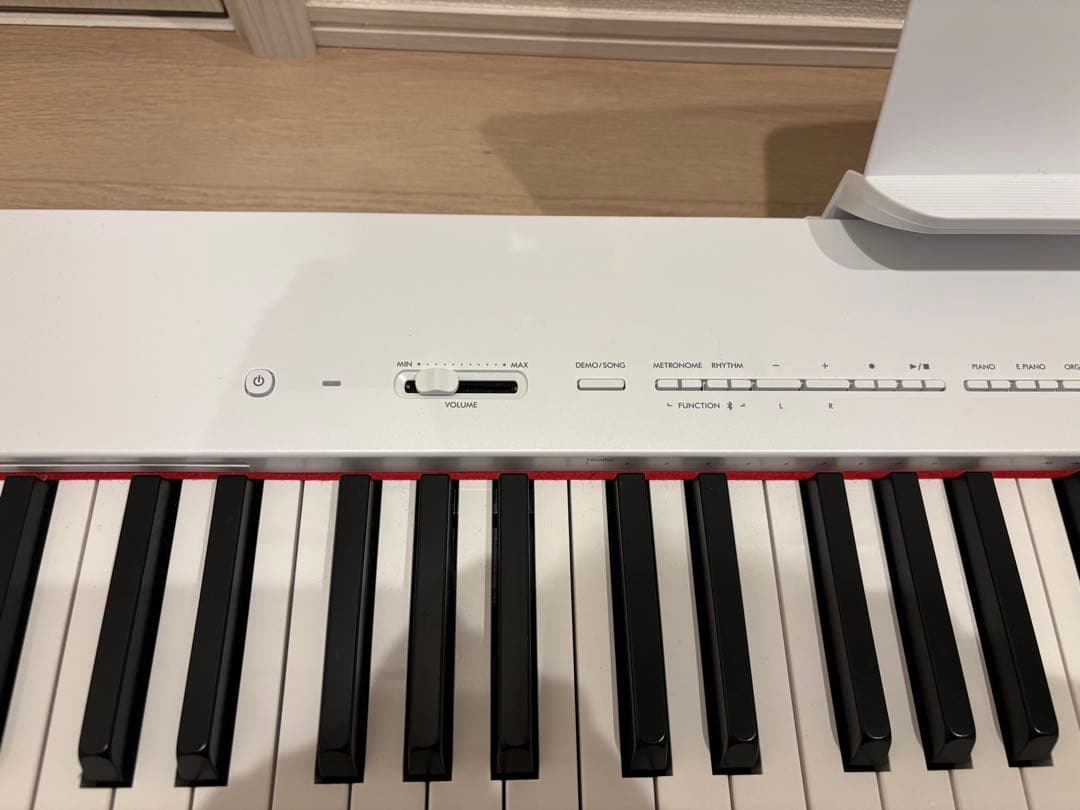 2025年9月購入 YAMAHA 電子ピアノ P-225 WH ホワイト