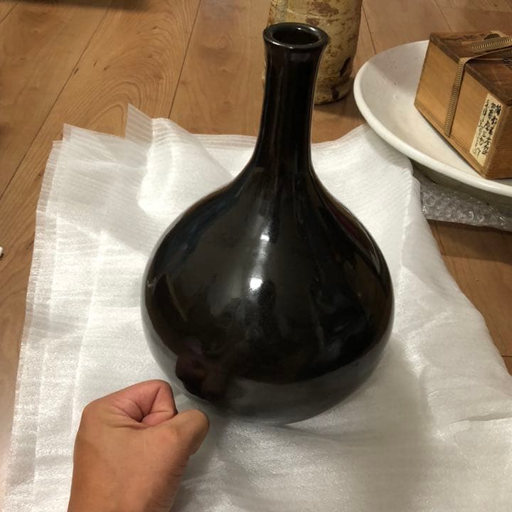 古美術品◼️蔵から出て来た、真っ黒な美しい流線形の大きな壺、壷、花瓶、花道具