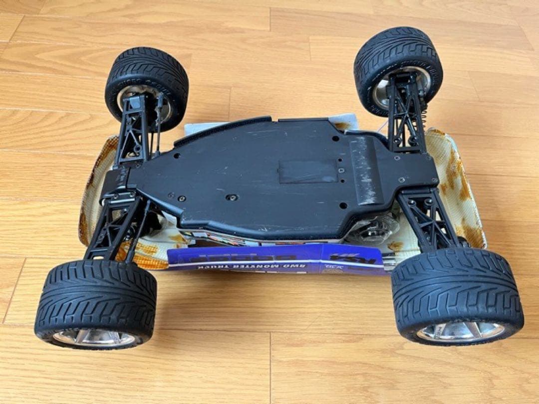HPI RS4 AWDモンスタートラック メカ搭載済み
