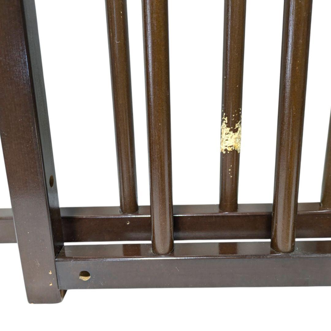 定価は高級品！噛み跡ありの訳あり特価。仕切り付きで広々使える木製サークル。