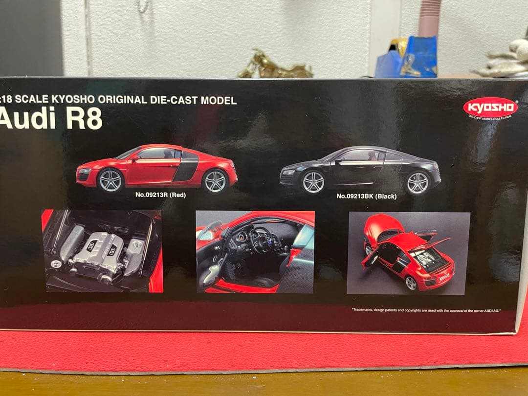 京商　Audi R8
